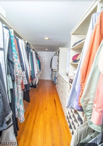 69 Ridge Dr, Livingston Twp., NJ 07039