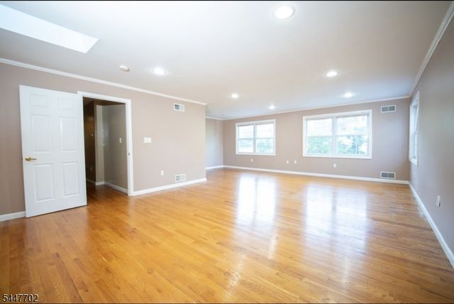 69 Ridge Dr, Livingston Twp., NJ 07039