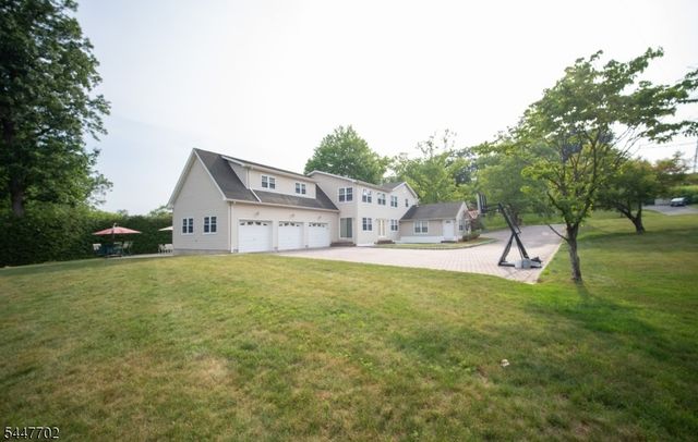 69 Ridge Dr, Livingston Twp., NJ 07039
