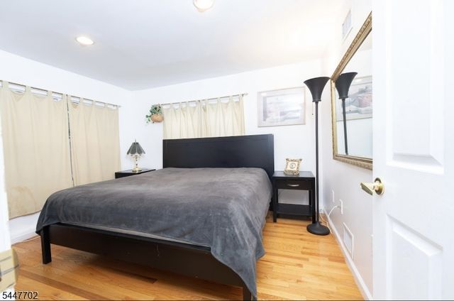 69 Ridge Dr, Livingston Twp., NJ 07039