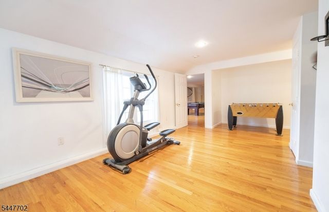 69 Ridge Dr, Livingston Twp., NJ 07039