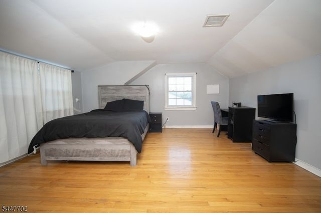 69 Ridge Dr, Livingston Twp., NJ 07039