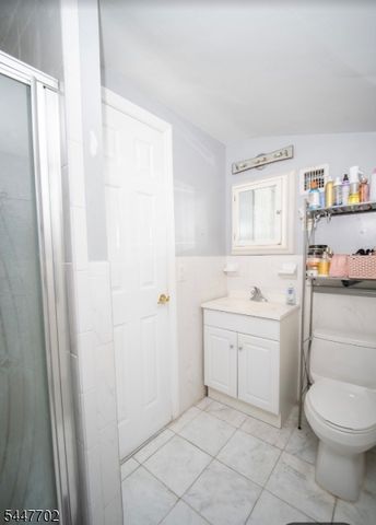 69 Ridge Dr, Livingston Twp., NJ 07039