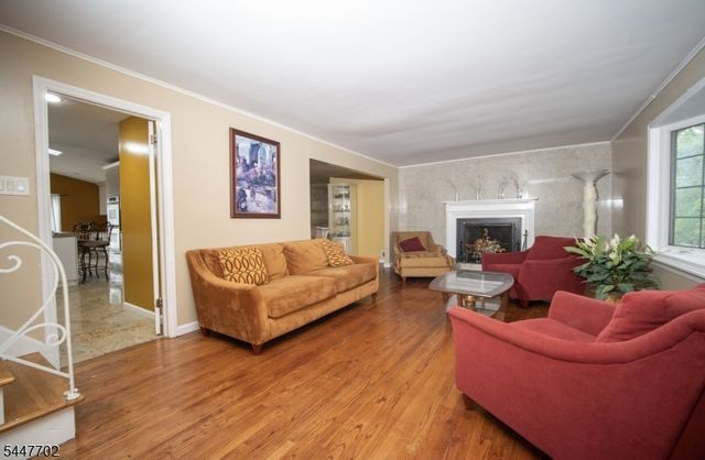 69 Ridge Dr, Livingston Twp., NJ 07039