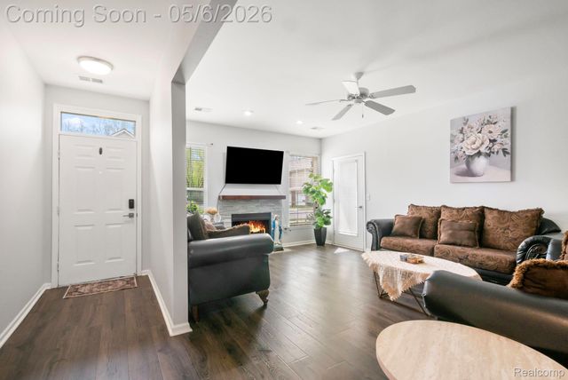 15345 Yale Drive, Clinton Charter Township, MI 48038