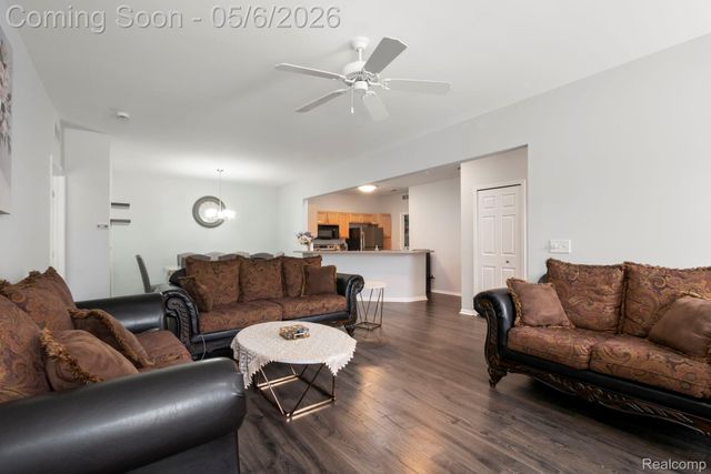 15345 Yale Drive, Clinton Charter Township, MI 48038
