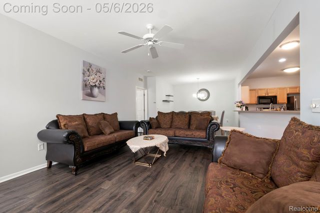 15345 Yale Drive, Clinton Charter Township, MI 48038