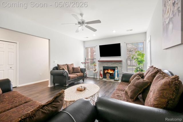 15345 Yale Drive, Clinton Charter Township, MI 48038