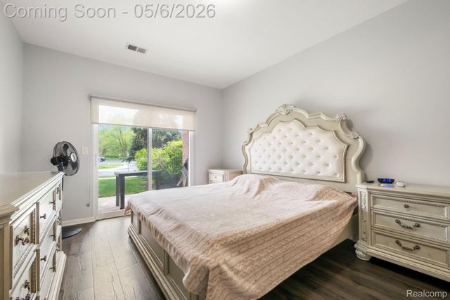 15345 Yale Drive, Clinton Charter Township, MI 48038