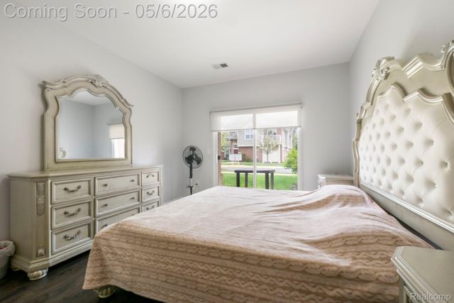15345 Yale Drive, Clinton Charter Township, MI 48038