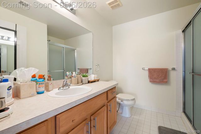 15345 Yale Drive, Clinton Charter Township, MI 48038