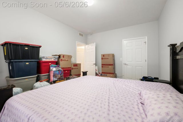 15345 Yale Drive, Clinton Charter Township, MI 48038