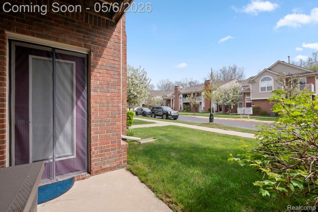 15345 Yale Drive, Clinton Charter Township, MI 48038