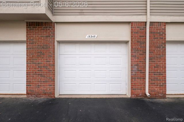 15345 Yale Drive, Clinton Charter Township, MI 48038