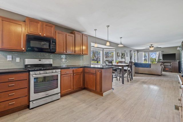 N6637 Juniper ROAD, Elkhorn, WI 53121