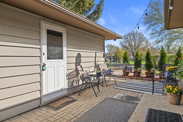 N6637 Juniper ROAD, Elkhorn, WI 53121
