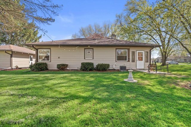 N6637 Juniper ROAD, Elkhorn, WI 53121
