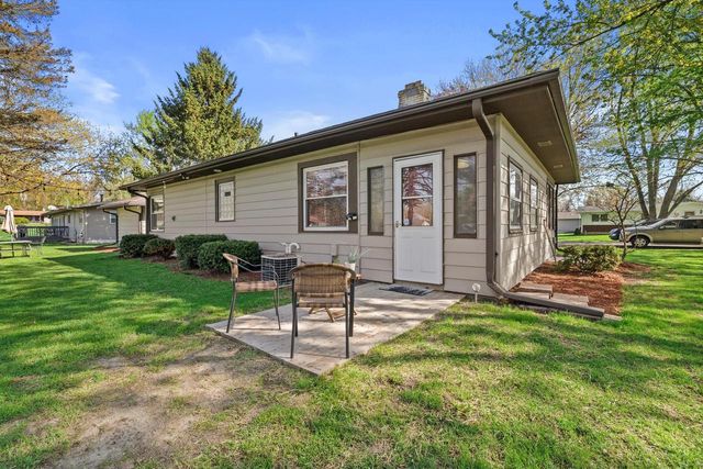 N6637 Juniper ROAD, Elkhorn, WI 53121
