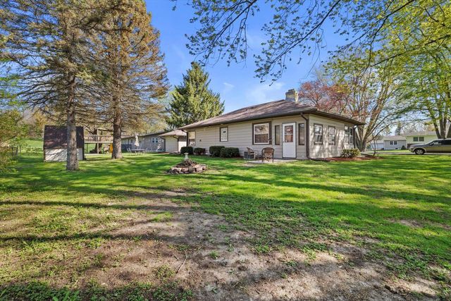N6637 Juniper ROAD, Elkhorn, WI 53121