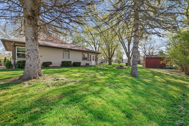 N6637 Juniper ROAD, Elkhorn, WI 53121