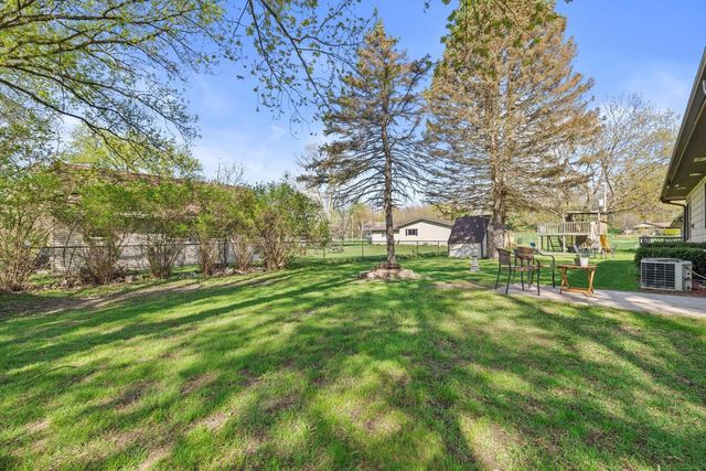 N6637 Juniper ROAD, Elkhorn, WI 53121