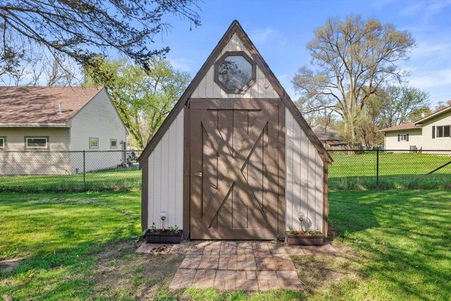 N6637 Juniper ROAD, Elkhorn, WI 53121