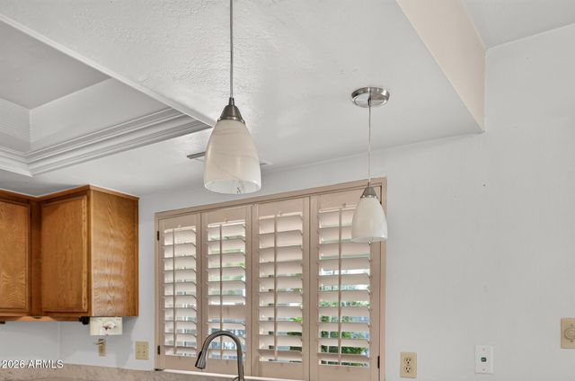2002 W SUMMIT Place, Chandler, AZ 85224