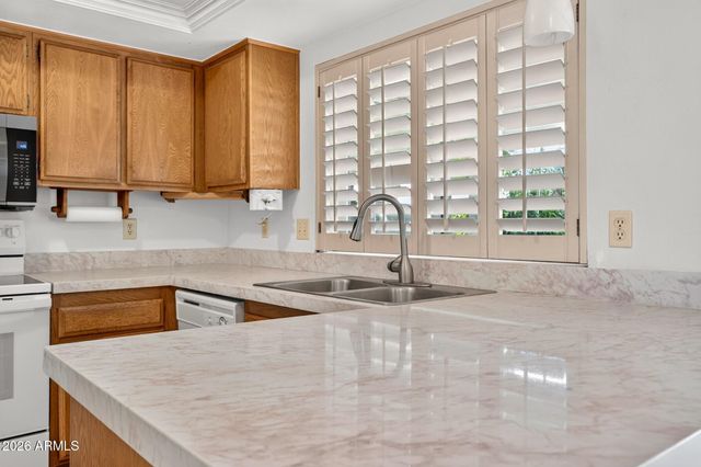 2002 W SUMMIT Place, Chandler, AZ 85224