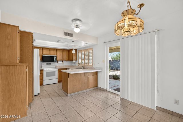 2002 W SUMMIT Place, Chandler, AZ 85224