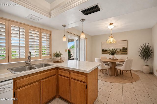 2002 W SUMMIT Place, Chandler, AZ 85224