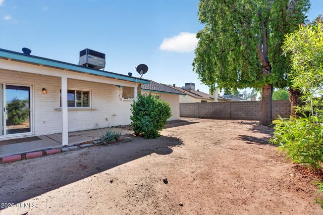 2002 W SUMMIT Place, Chandler, AZ 85224
