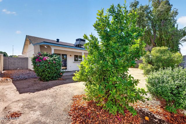 2002 W SUMMIT Place, Chandler, AZ 85224