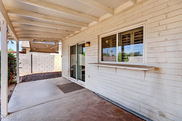 2002 W SUMMIT Place, Chandler, AZ 85224