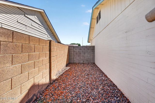 2002 W SUMMIT Place, Chandler, AZ 85224