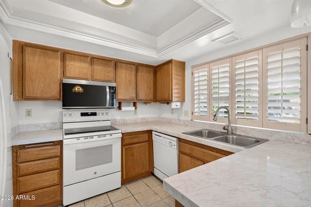 2002 W SUMMIT Place, Chandler, AZ 85224