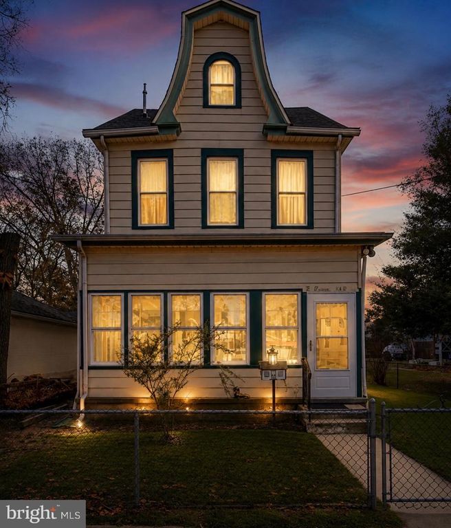 142 CHURCH ST, BEVERLY, NJ 08010 — exterior