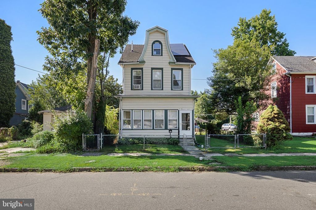 142 CHURCH ST, BEVERLY, NJ 08010 — photo 2