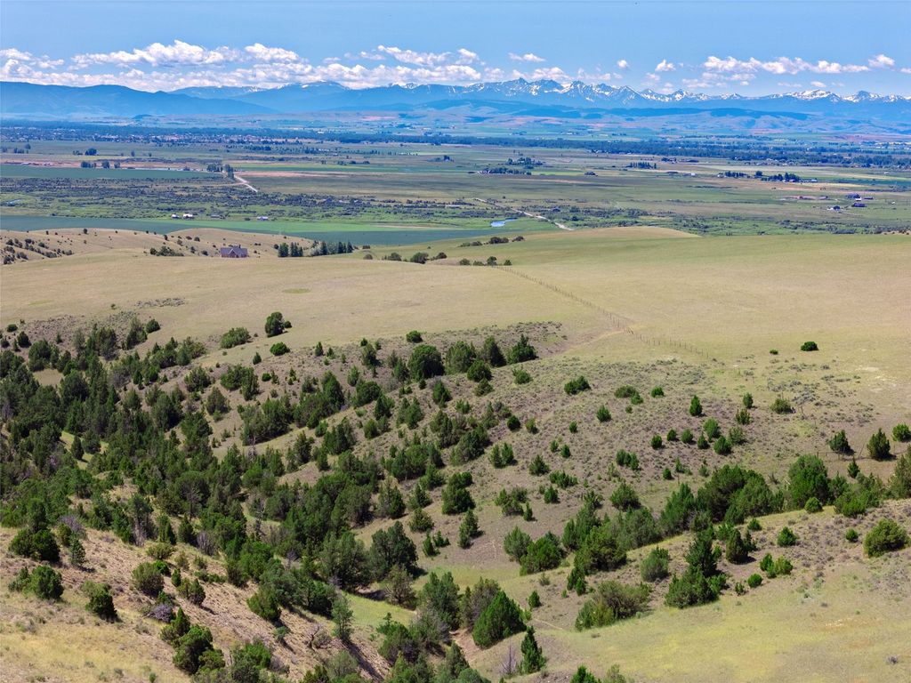 Image 18 of property listing at 5835 Spaulding Bridge Road, Belgrade, MT 59714