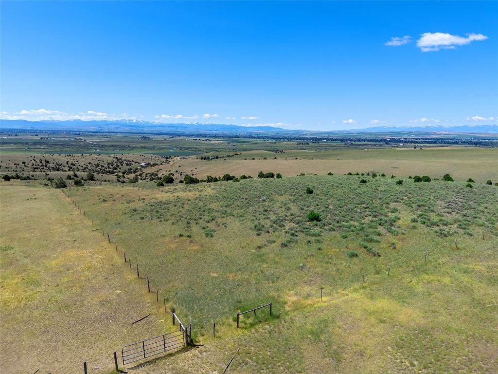 Image 20 of property listing at 5835 Spaulding Bridge Road, Belgrade, MT 59714