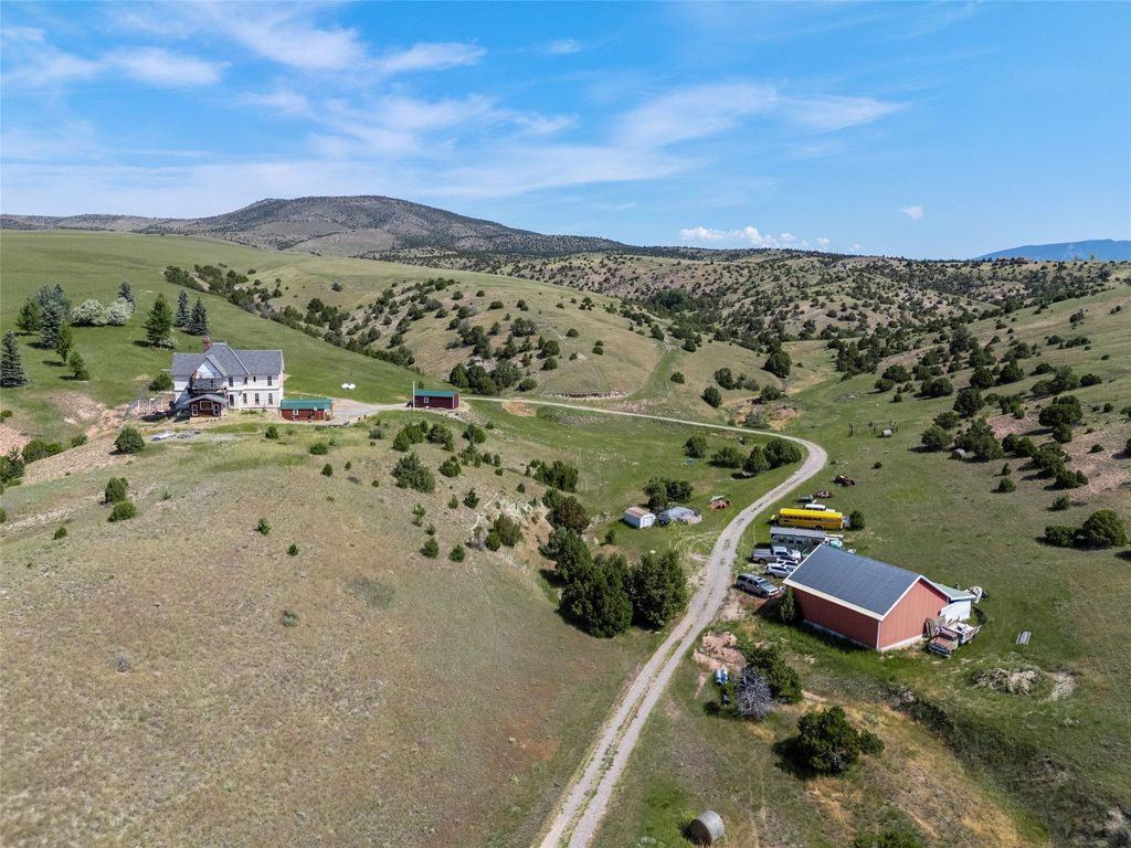 Image 27 of property listing at 5835 Spaulding Bridge Road, Belgrade, MT 59714