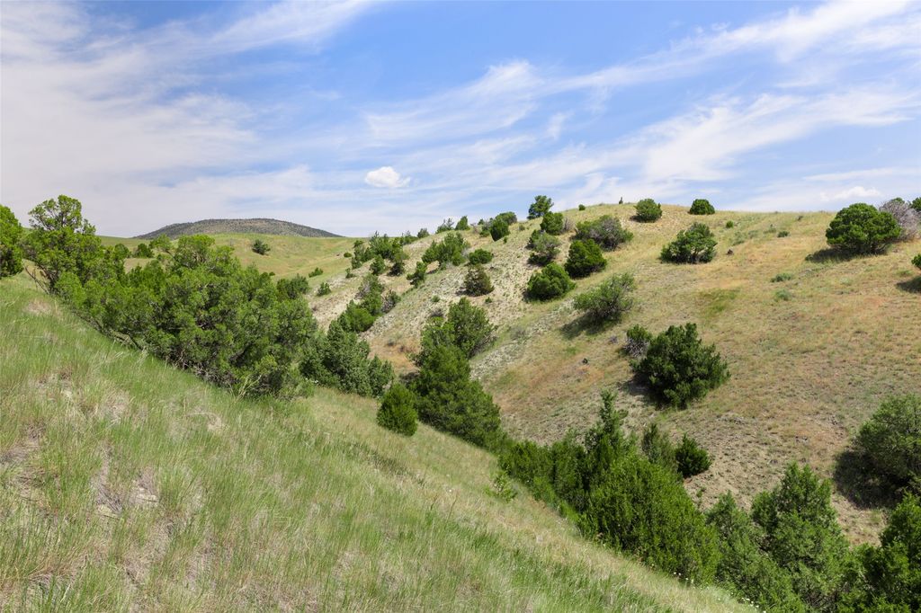 Image 41 of property listing at 5835 Spaulding Bridge Road, Belgrade, MT 59714