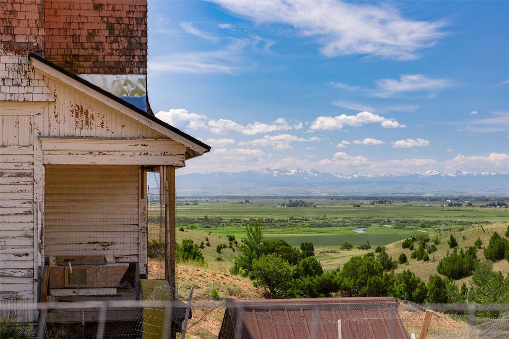 Image 49 of property listing at 5835 Spaulding Bridge Road, Belgrade, MT 59714
