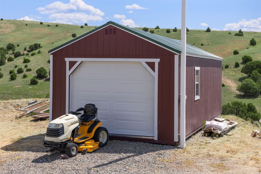 Image 57 of property listing at 5835 Spaulding Bridge Road, Belgrade, MT 59714