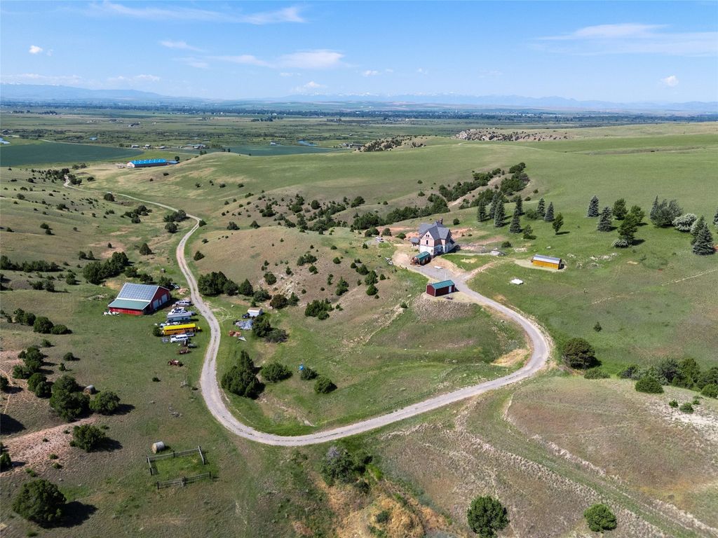 Image 6 of property listing at 5835 Spaulding Bridge Road, Belgrade, MT 59714
