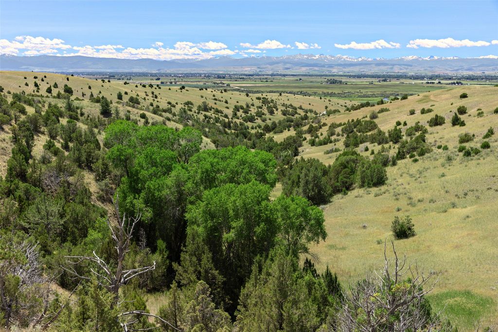 Image 78 of property listing at 5835 Spaulding Bridge Road, Belgrade, MT 59714