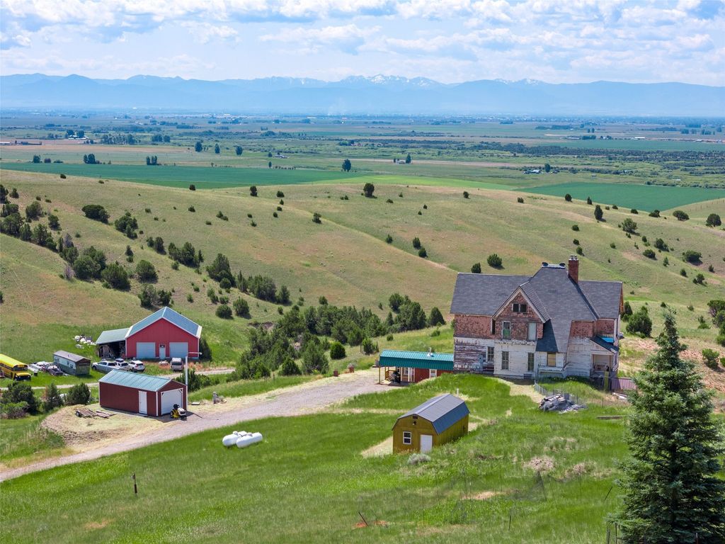 Image 8 of property listing at 5835 Spaulding Bridge Road, Belgrade, MT 59714