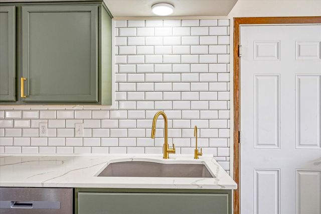 8200 Foothill Road S, Cottage Grove, MN 55016