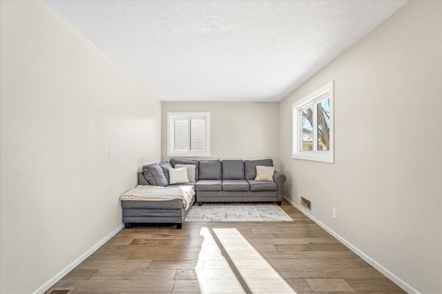 8200 Foothill Road S, Cottage Grove, MN 55016