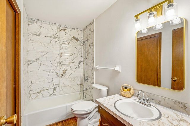 8200 Foothill Road S, Cottage Grove, MN 55016