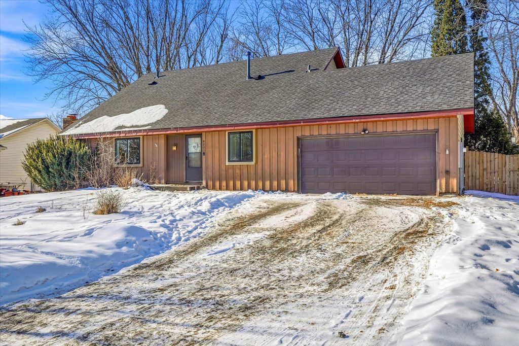 8200 Foothill Road S, Cottage Grove, MN 55016